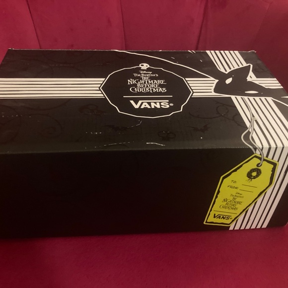 NWT Disney “Sally/Nightmare Before Christmas” Vans tennies in box - Picture 4 of 5